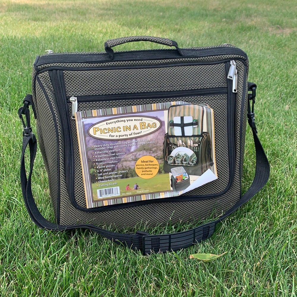 New with tags: Picnic cooler bag